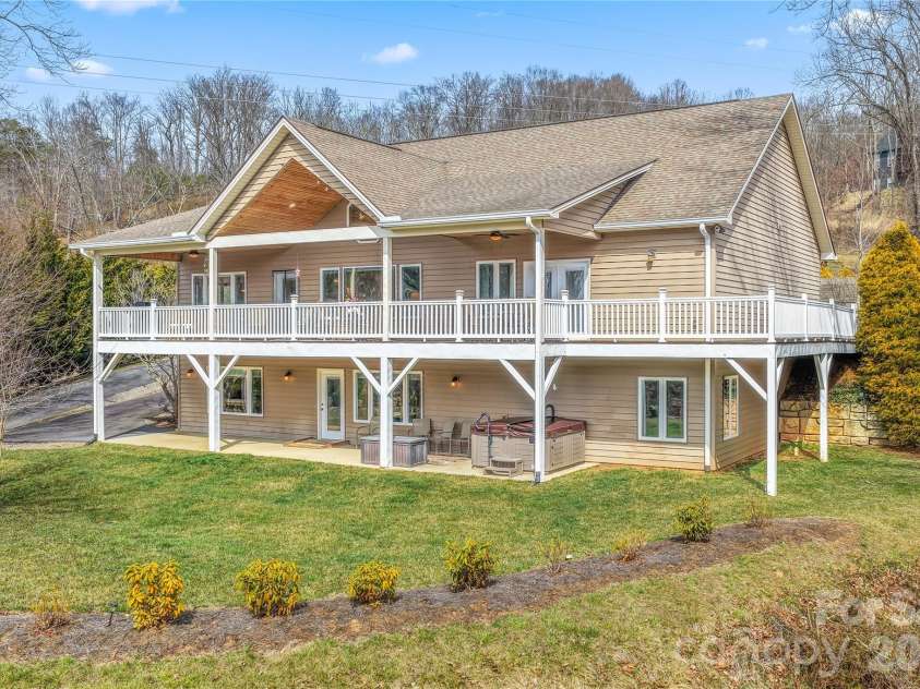 140 Debbie Loop, Waynesville, NC 28786.  MLS# CAR4298832, YatesRealty ID 8900. Winter