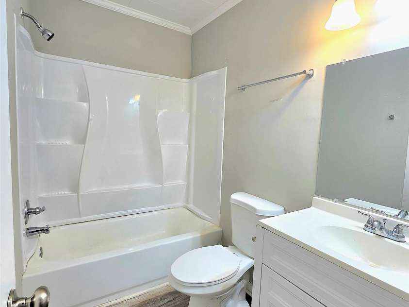 1307 Washington Lane, Kannapolis, NC 28083.  MLS# CAR4247644, YatesRealty ID 8901. 2nd Bathroom
