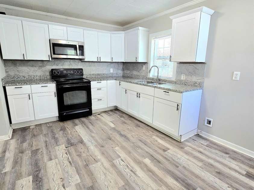 1307 Washington Lane, Kannapolis, NC 28083.  MLS# CAR4247644, YatesRealty ID 8901. Kitchen 2