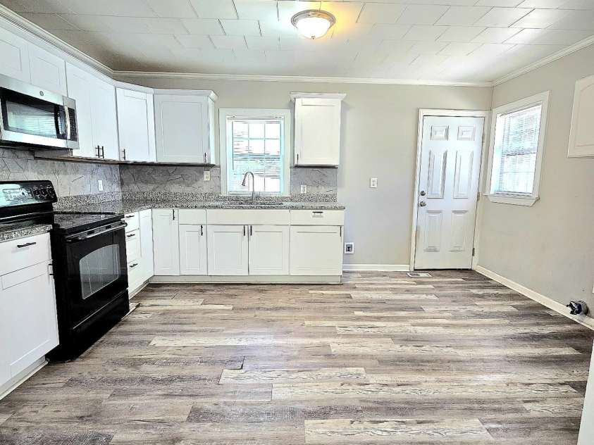 1307 Washington Lane, Kannapolis, NC 28083.  MLS# CAR4247644, YatesRealty ID 8901. Kitchen