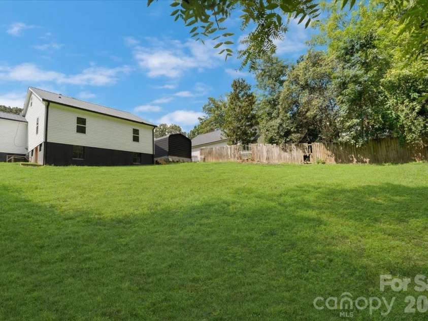 2105 Woodlawn Street, Kannapolis, NC 28083.  MLS# CAR4334921, YatesRealty ID 8901. 