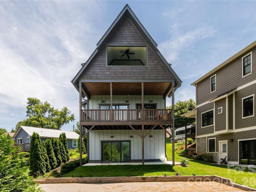 79 Culvern Street, Asheville, NC 28804.  MLS# CAR4304485, YatesRealty ID 8903. 