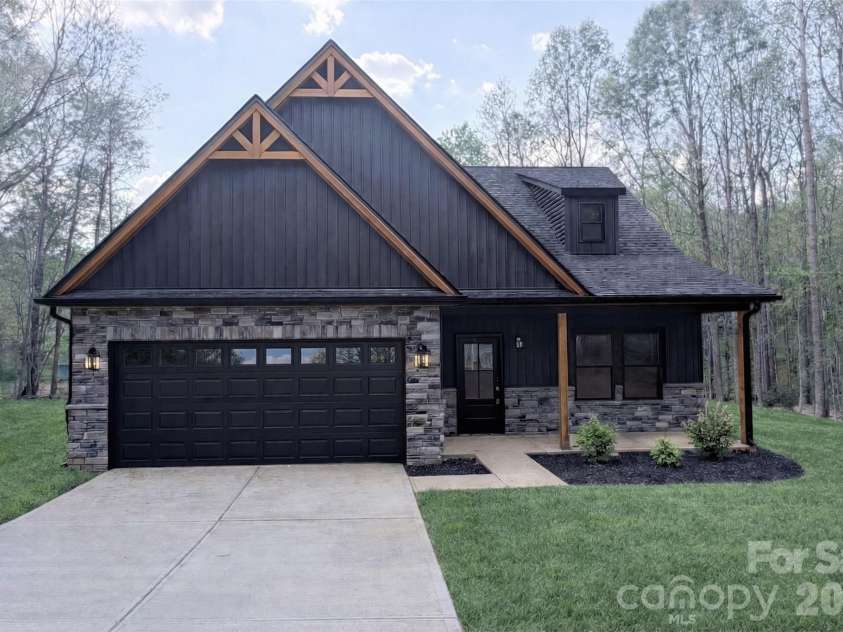 320 Blue Heron Road, Salisbury, NC 28146.  MLS# CAR4365828, YatesRealty ID 8904. 