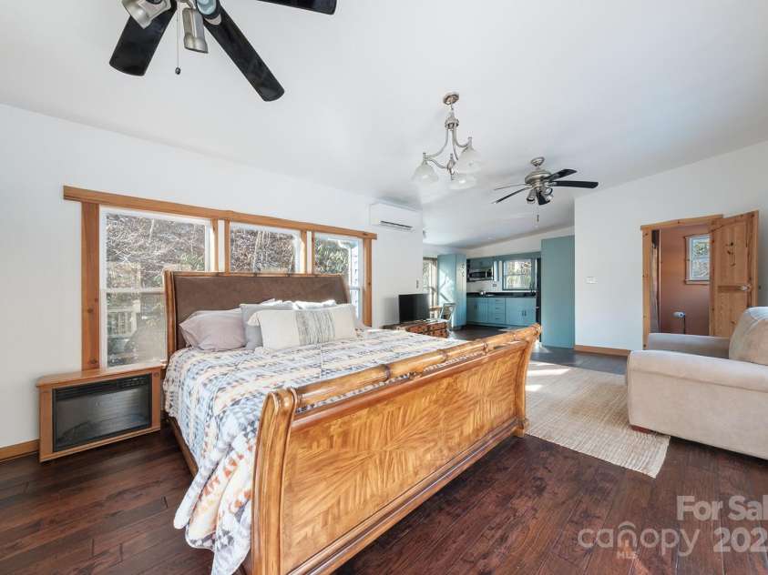 36 Dream Catcher Cove, Hayesville, NC 28904.  MLS# CAR4292828, YatesRealty ID 8904. 