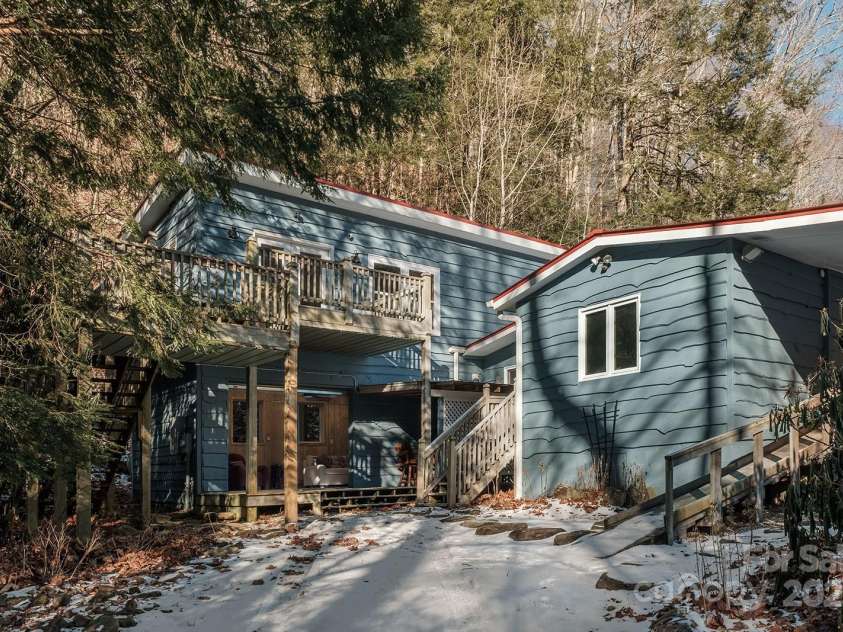 36 Dream Catcher Cove, Hayesville, NC 28904.  MLS# CAR4292828, YatesRealty ID 8904. 