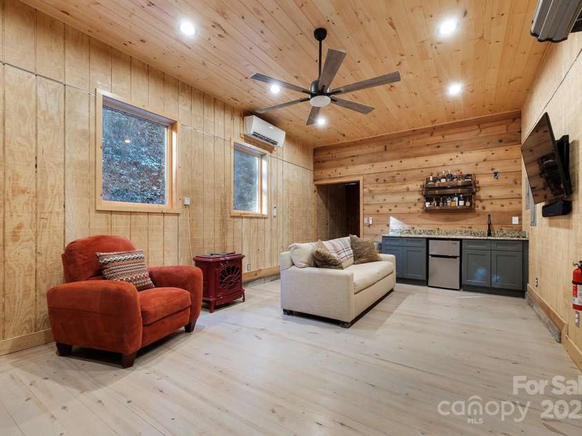 36 Dream Catcher Cove, Hayesville, NC 28904.  MLS# CAR4292828, YatesRealty ID 8904. 