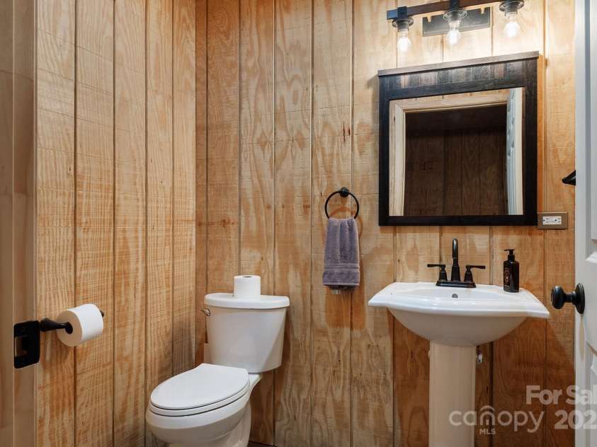 36 Dream Catcher Cove, Hayesville, NC 28904.  MLS# CAR4292828, YatesRealty ID 8904. 