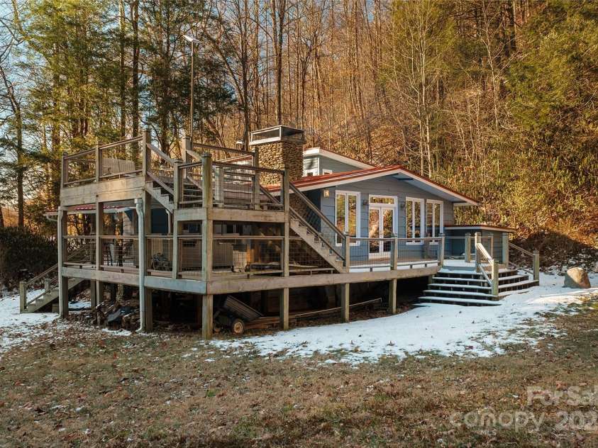 36 Dream Catcher Cove, Hayesville, NC 28904.  MLS# CAR4292828, YatesRealty ID 8904. 