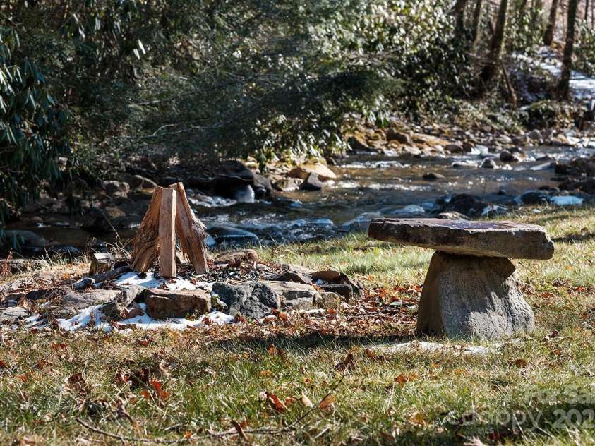 36 Dream Catcher Cove, Hayesville, NC 28904.  MLS# CAR4292828, YatesRealty ID 8904. 