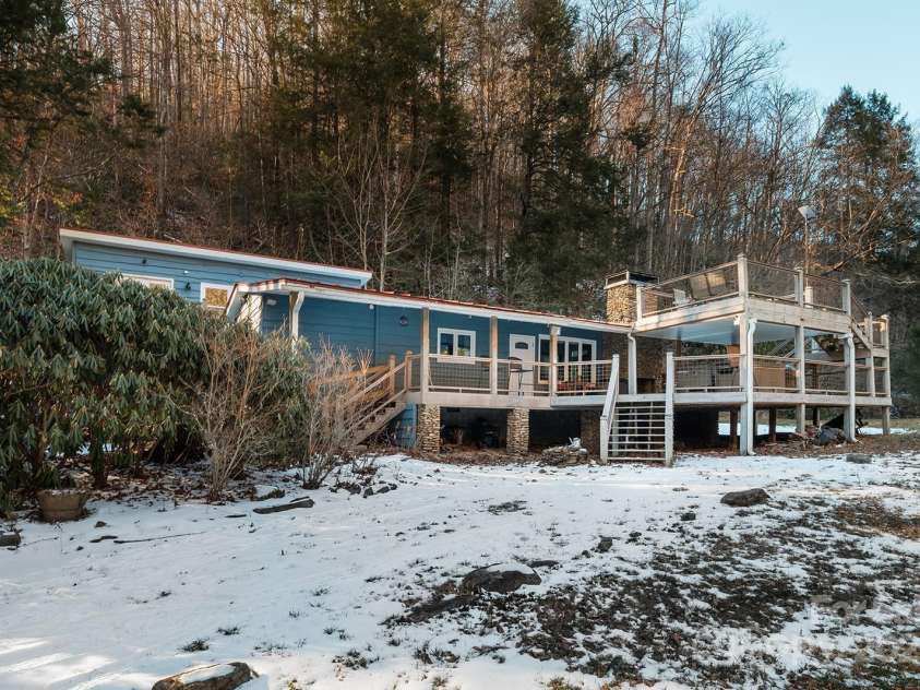 36 Dream Catcher Cove, Hayesville, NC 28904.  MLS# CAR4292828, YatesRealty ID 8904. 