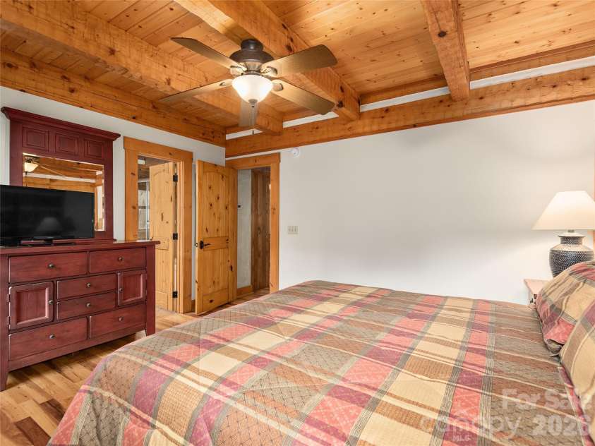 24 Rachels Circle, Maggie Valley, NC 28751.  MLS# CAR4361814, YatesRealty ID 8905. 