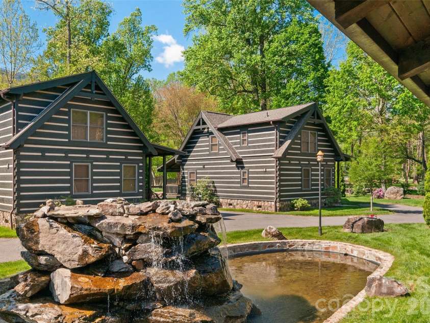24 Rachels Circle, Maggie Valley, NC 28751.  MLS# CAR4361814, YatesRealty ID 8905. 