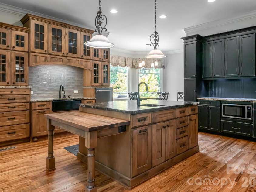 104 Mossridge Court, Flat Rock, NC 28731.  MLS# CAR4366068, YatesRealty ID 8906. 