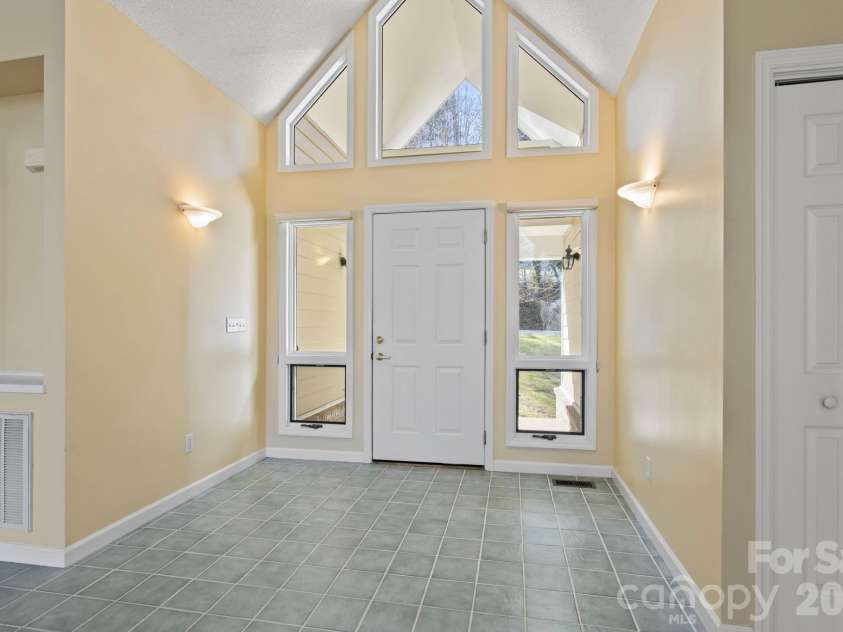 514 Cobblestone Lane, Flat Rock, NC 28731.  MLS# CAR4366078, YatesRealty ID 8907. 