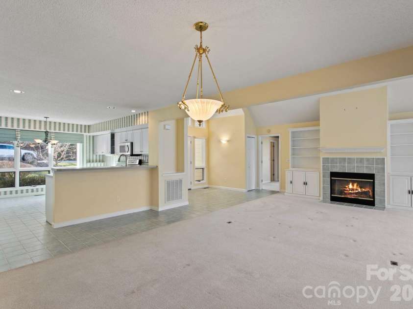 514 Cobblestone Lane, Flat Rock, NC 28731.  MLS# CAR4366078, YatesRealty ID 8907. 