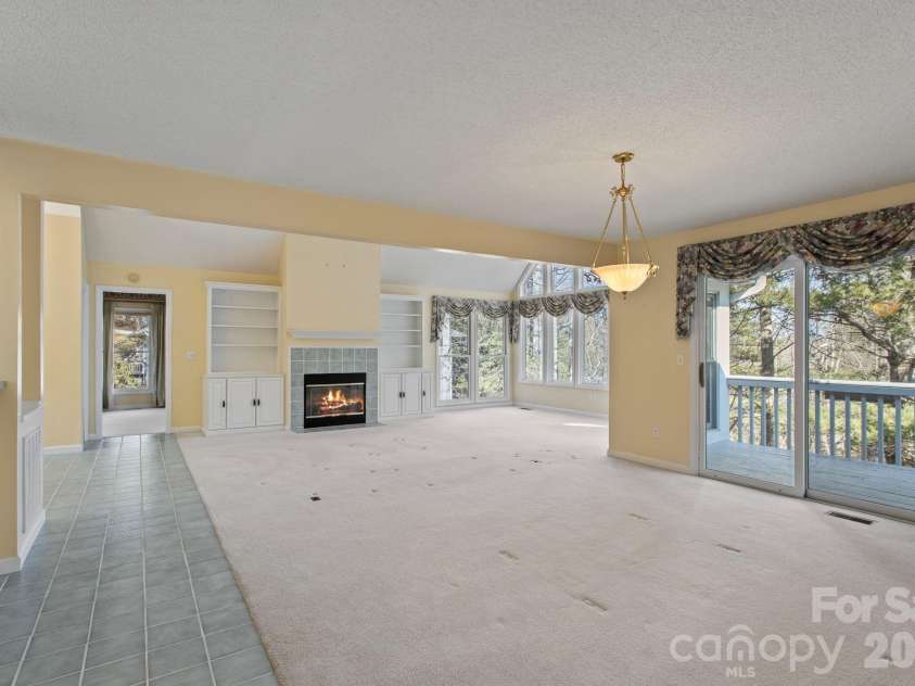 514 Cobblestone Lane, Flat Rock, NC 28731.  MLS# CAR4366078, YatesRealty ID 8907. 