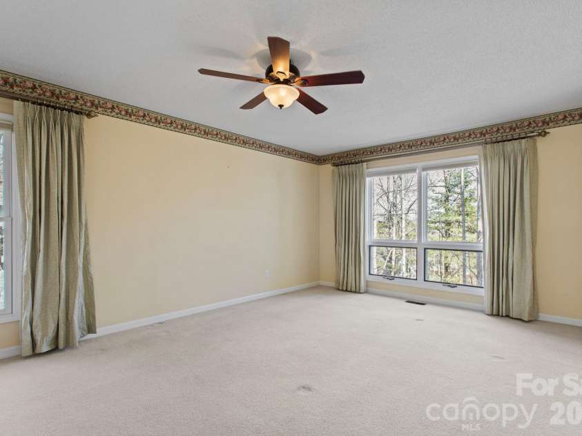 514 Cobblestone Lane, Flat Rock, NC 28731.  MLS# CAR4366078, YatesRealty ID 8907. 