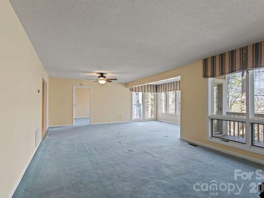 514 Cobblestone Lane, Flat Rock, NC 28731.  MLS# CAR4366078, YatesRealty ID 8907. 