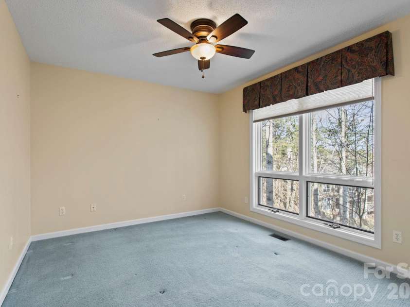514 Cobblestone Lane, Flat Rock, NC 28731.  MLS# CAR4366078, YatesRealty ID 8907. 
