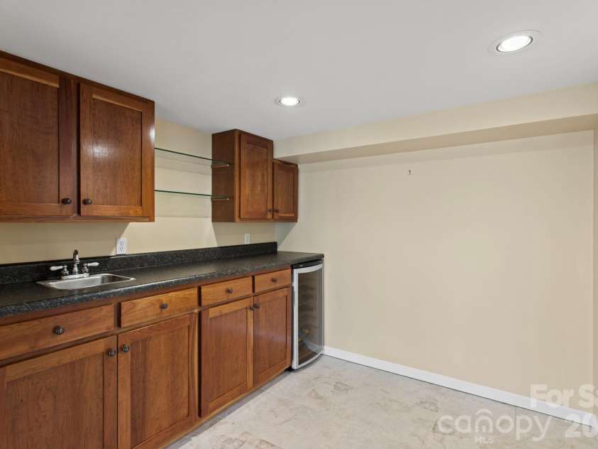 514 Cobblestone Lane, Flat Rock, NC 28731.  MLS# CAR4366078, YatesRealty ID 8907. 