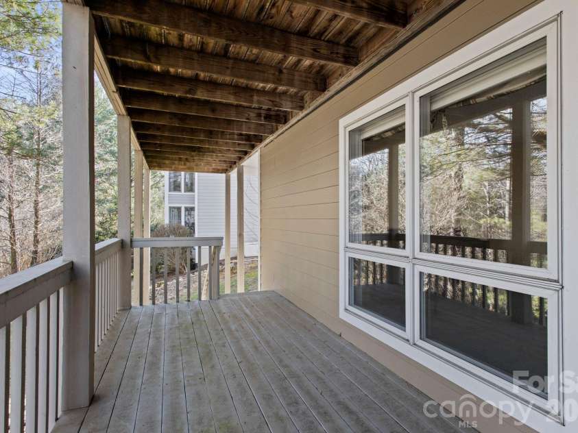 514 Cobblestone Lane, Flat Rock, NC 28731.  MLS# CAR4366078, YatesRealty ID 8907. 