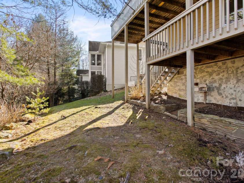 514 Cobblestone Lane, Flat Rock, NC 28731.  MLS# CAR4366078, YatesRealty ID 8907. 
