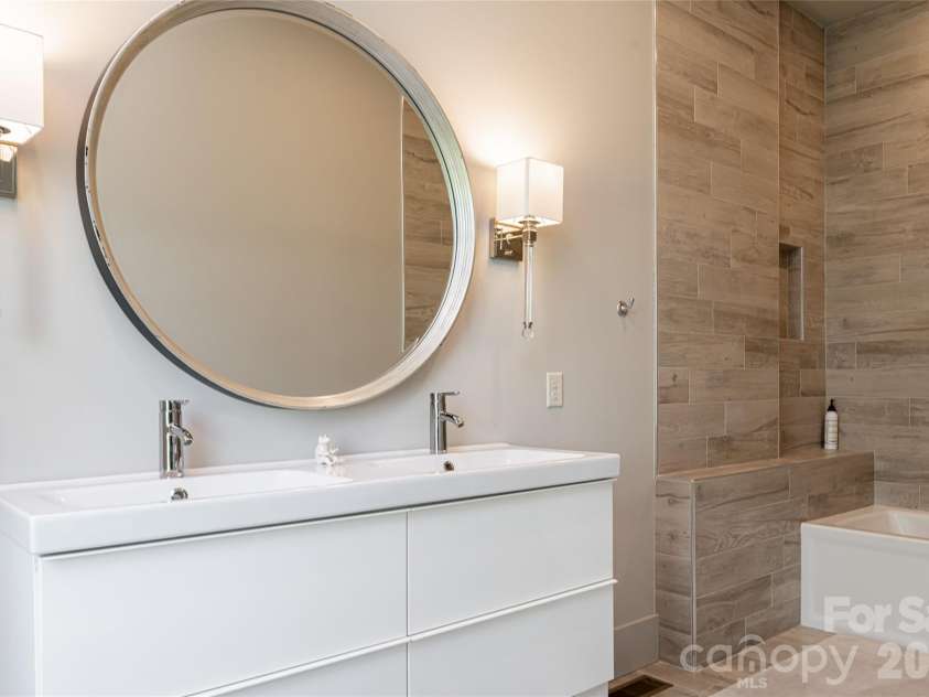 532 Tsali Crossing, Bryson City, NC 28713.  MLS# CAR4335485, YatesRealty ID 891. 