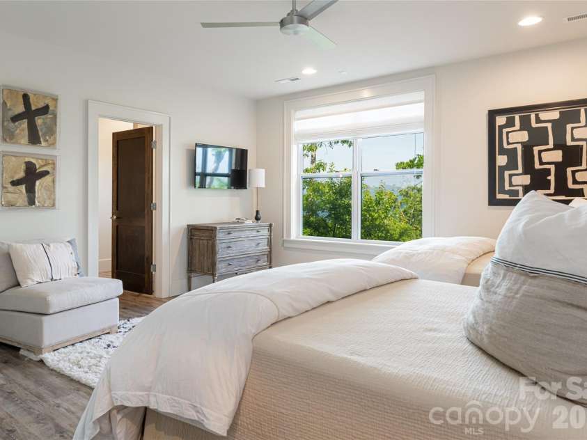 532 Tsali Crossing, Bryson City, NC 28713.  MLS# CAR4335485, YatesRealty ID 891. 