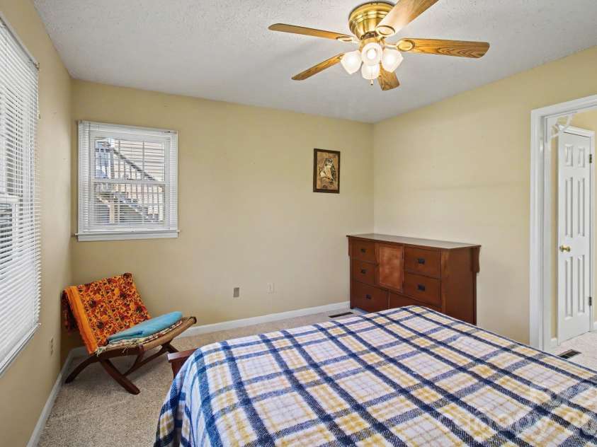 21 Sydney Lane, Asheville, NC 28806.  MLS# CAR4361623, YatesRealty ID 8910. 