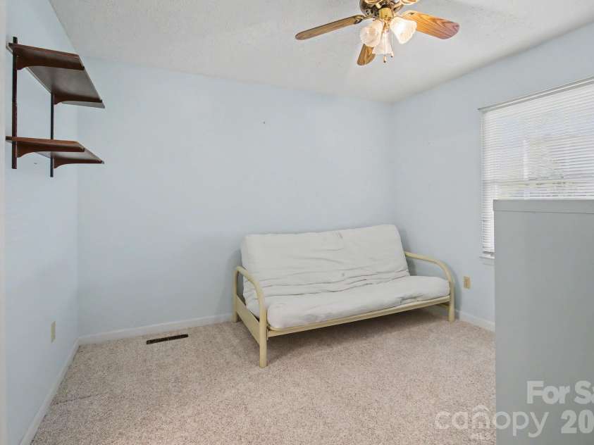 21 Sydney Lane, Asheville, NC 28806.  MLS# CAR4361623, YatesRealty ID 8910. 