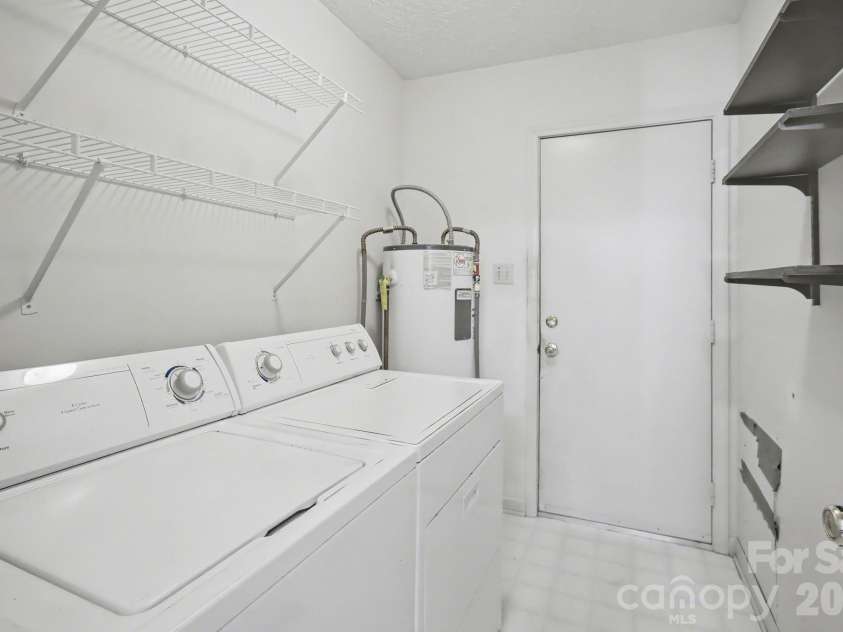 21 Sydney Lane, Asheville, NC 28806.  MLS# CAR4361623, YatesRealty ID 8910. 