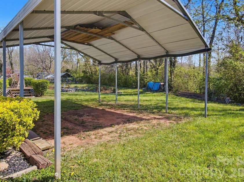 21 Sydney Lane, Asheville, NC 28806.  MLS# CAR4361623, YatesRealty ID 8910. 