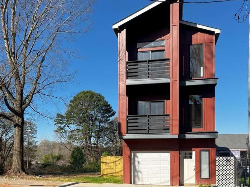 211 Webb Street, Gastonia, NC 28052.  MLS# CAR4366137, YatesRealty ID 8911. 