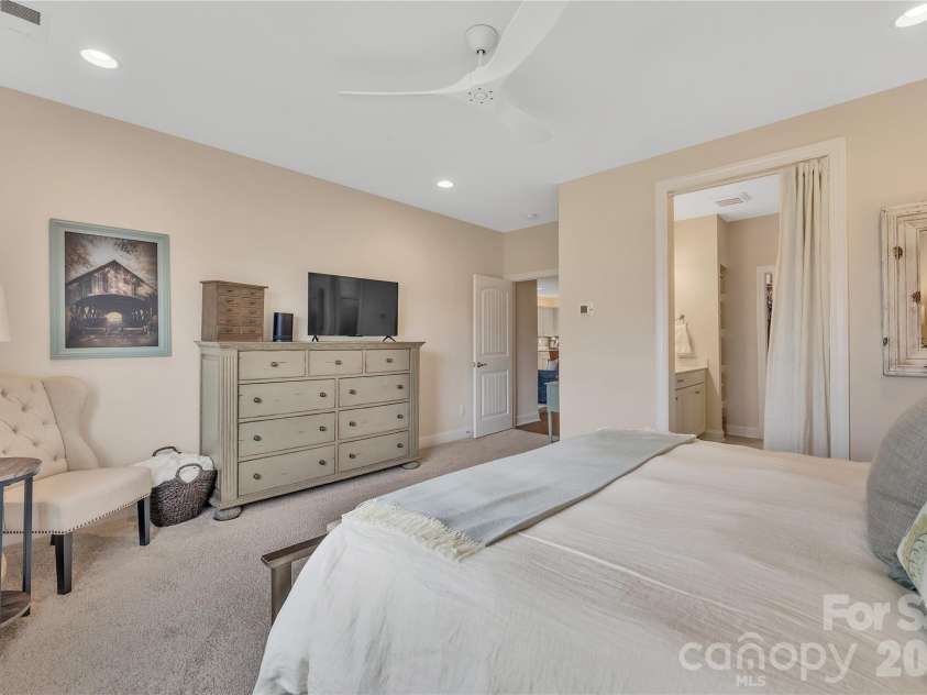 6243 Scuttle Lane, Denver, NC 28037.  MLS# CAR4412253, YatesRealty ID 8914. Primary Bedroom