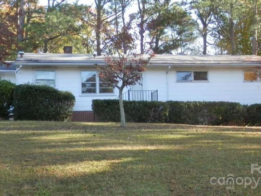 1004 Rollins Avenue, Hamlet, NC 28345.  MLS# CAR4248760, YatesRealty ID 8916. 