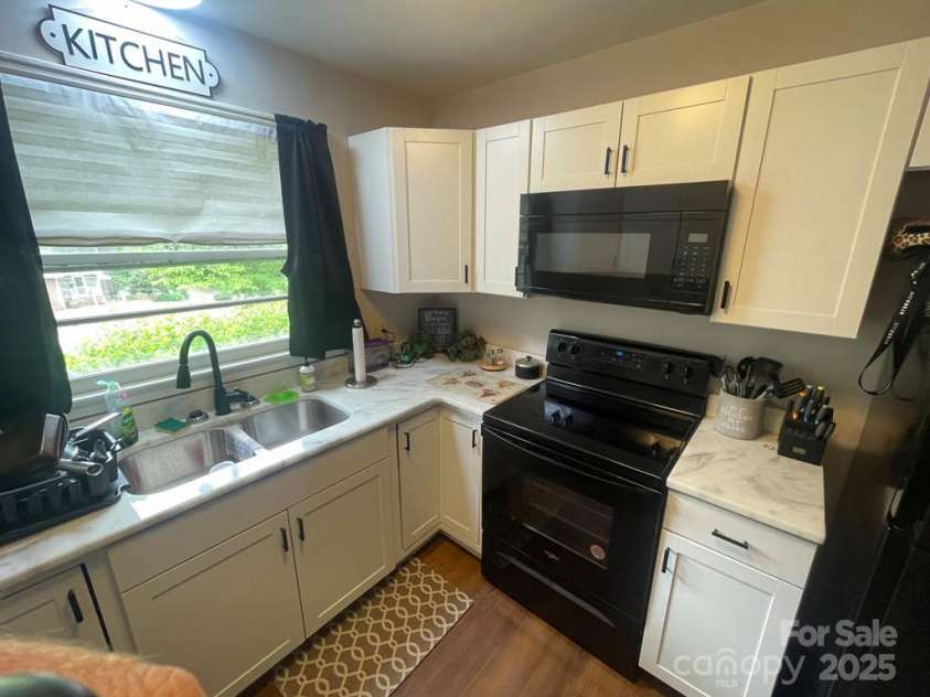 1004 Rollins Avenue, Hamlet, NC 28345.  MLS# CAR4248760, YatesRealty ID 8916. 