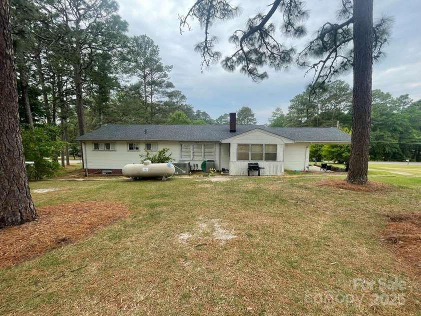 1004 Rollins Avenue, Hamlet, NC 28345.  MLS# CAR4248760, YatesRealty ID 8916. 
