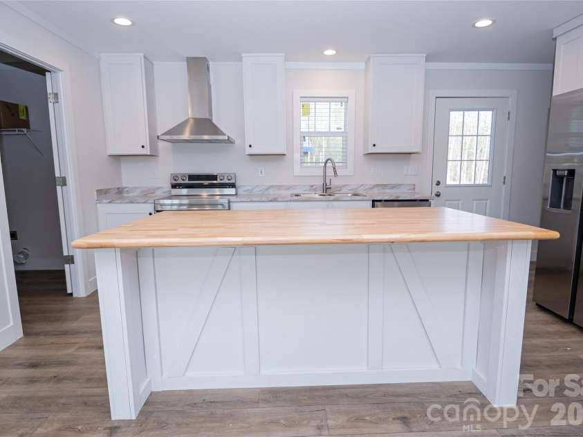 2026 Glory Land Way, Morganton, NC 28655.  MLS# CAR4366048, YatesRealty ID 8917. 