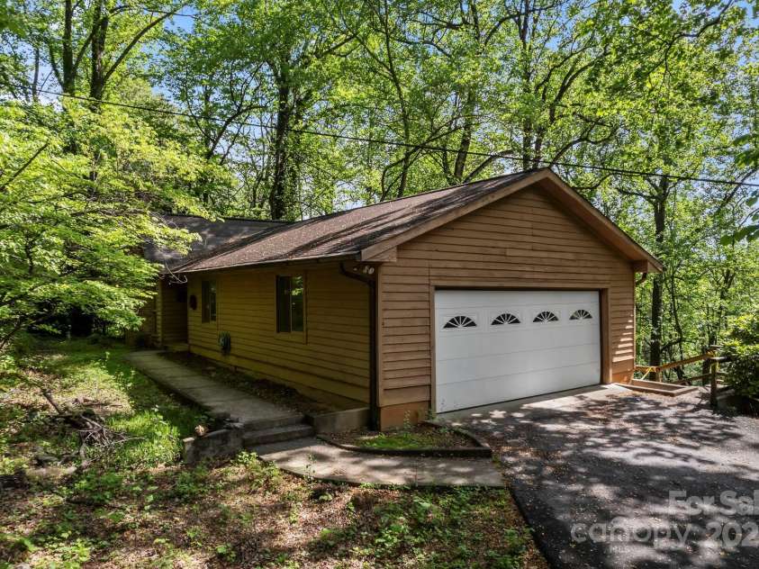 1020 Vineyard Road, Tryon, NC 28782.  MLS# CAR4252534, YatesRealty ID 8918. 