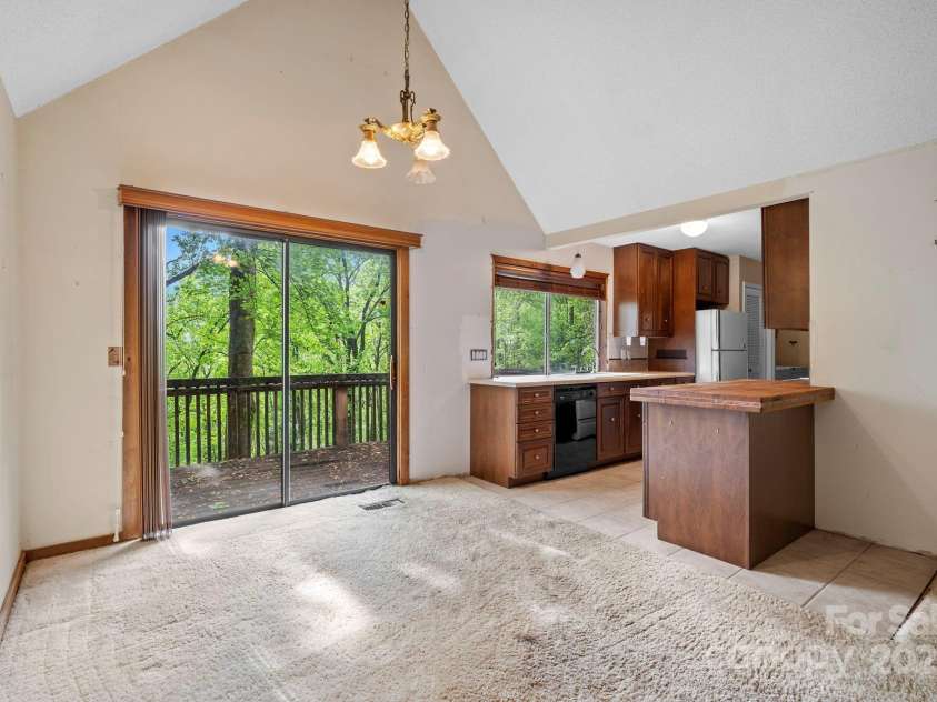 1020 Vineyard Road, Tryon, NC 28782.  MLS# CAR4252534, YatesRealty ID 8918. 