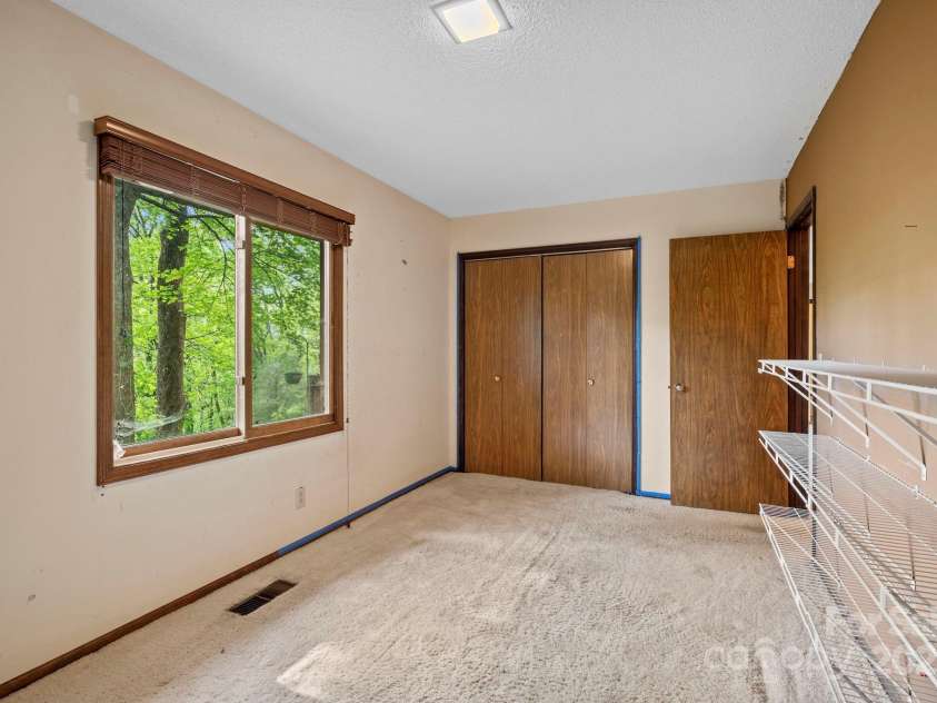 1020 Vineyard Road, Tryon, NC 28782.  MLS# CAR4252534, YatesRealty ID 8918. 