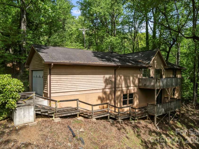 1020 Vineyard Road, Tryon, NC 28782.  MLS# CAR4252534, YatesRealty ID 8918. 