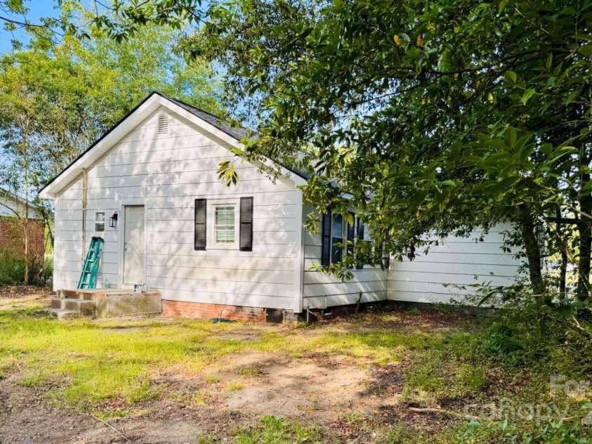 229 ACL Avenue, Cheraw, SC 29520.  MLS# CAR4252711, YatesRealty ID 8920. 