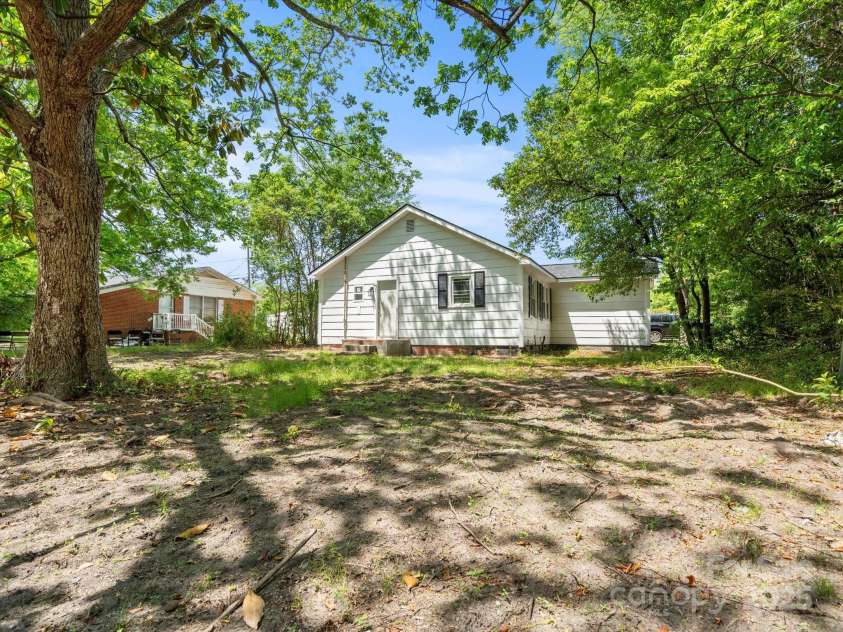 229 ACL Avenue, Cheraw, SC 29520.  MLS# CAR4252711, YatesRealty ID 8920. 