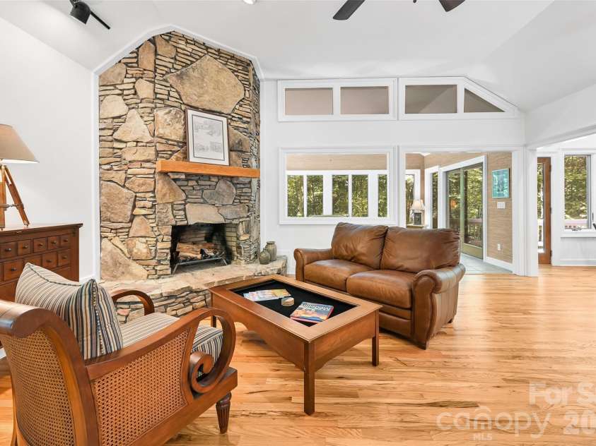 109 Chattooga Run, Hendersonville, NC 28739.  MLS# CAR4362800, YatesRealty ID 8921. 