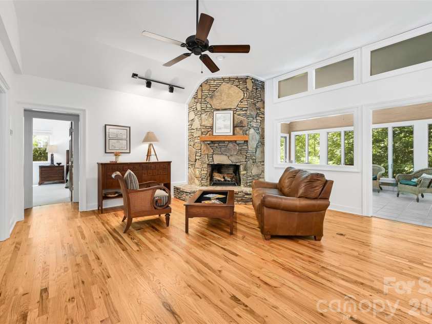 109 Chattooga Run, Hendersonville, NC 28739.  MLS# CAR4362800, YatesRealty ID 8921. 
