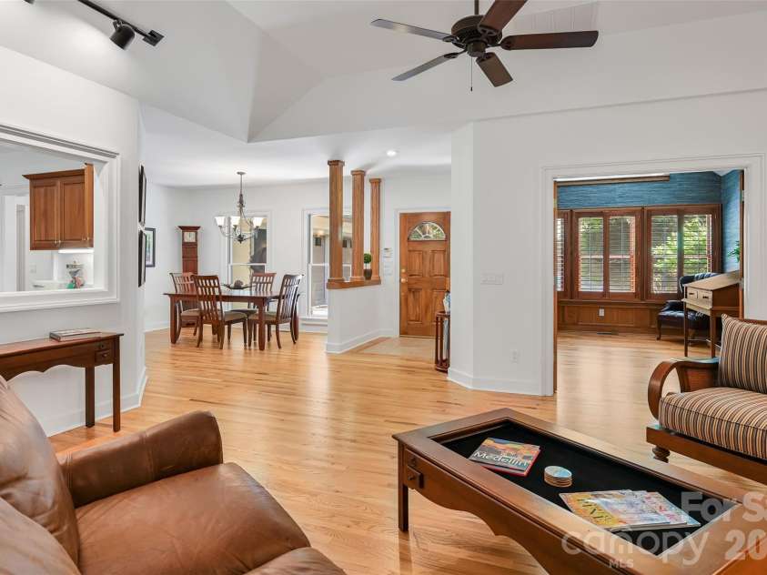 109 Chattooga Run, Hendersonville, NC 28739.  MLS# CAR4362800, YatesRealty ID 8921. 