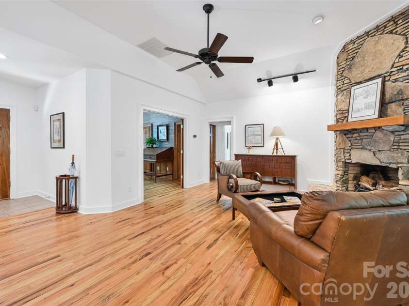 109 Chattooga Run, Hendersonville, NC 28739.  MLS# CAR4362800, YatesRealty ID 8921. 