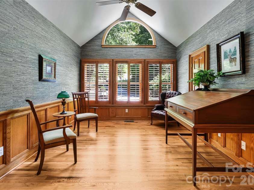 109 Chattooga Run, Hendersonville, NC 28739.  MLS# CAR4362800, YatesRealty ID 8921. 