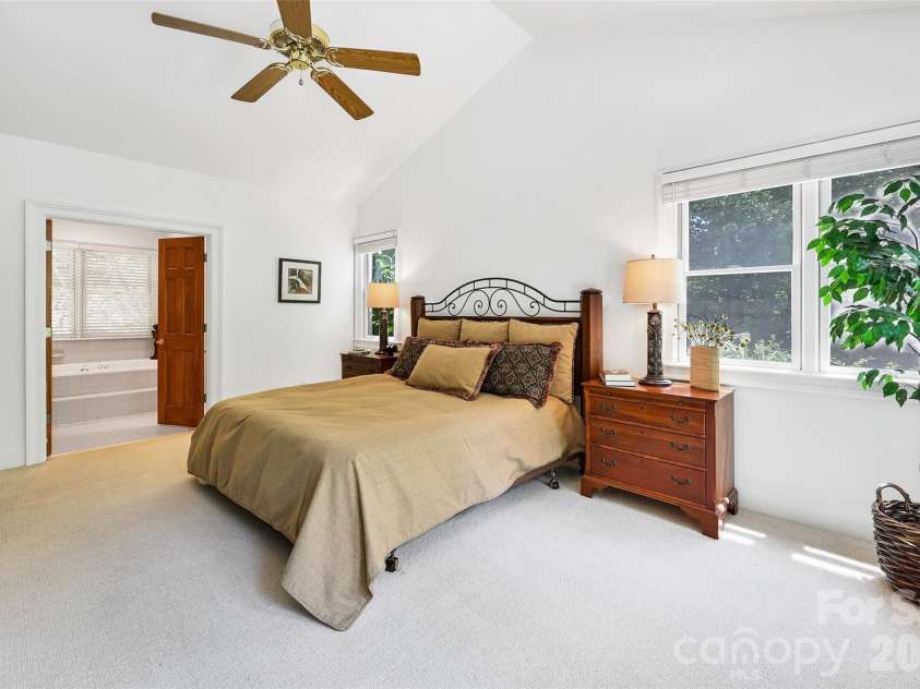 109 Chattooga Run, Hendersonville, NC 28739.  MLS# CAR4362800, YatesRealty ID 8921. 